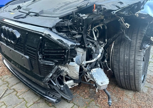 Audi e-tron cena 121500 przebieg: 21200, rok produkcji 2022 z Nakło nad Notecią małe 67